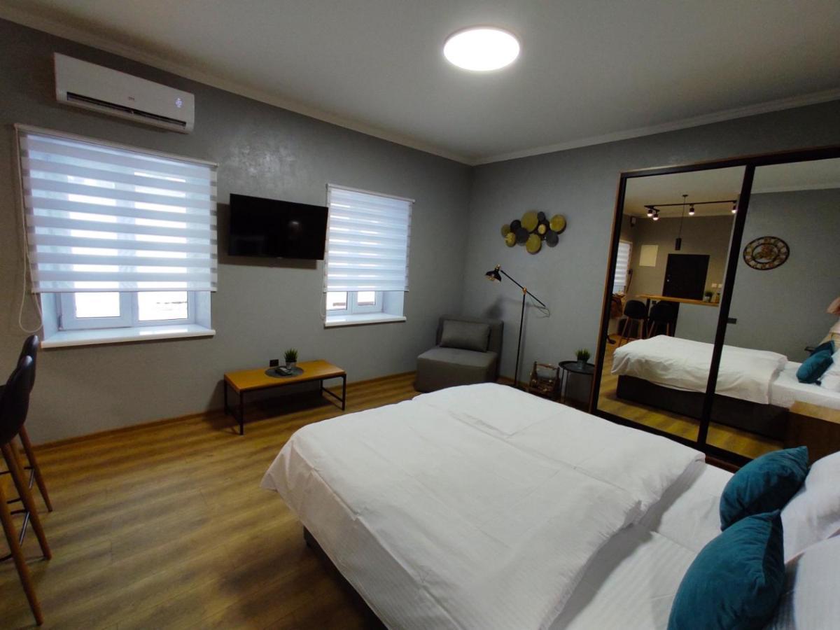 Apart Club Tolstogo 체르니우치 외부 사진