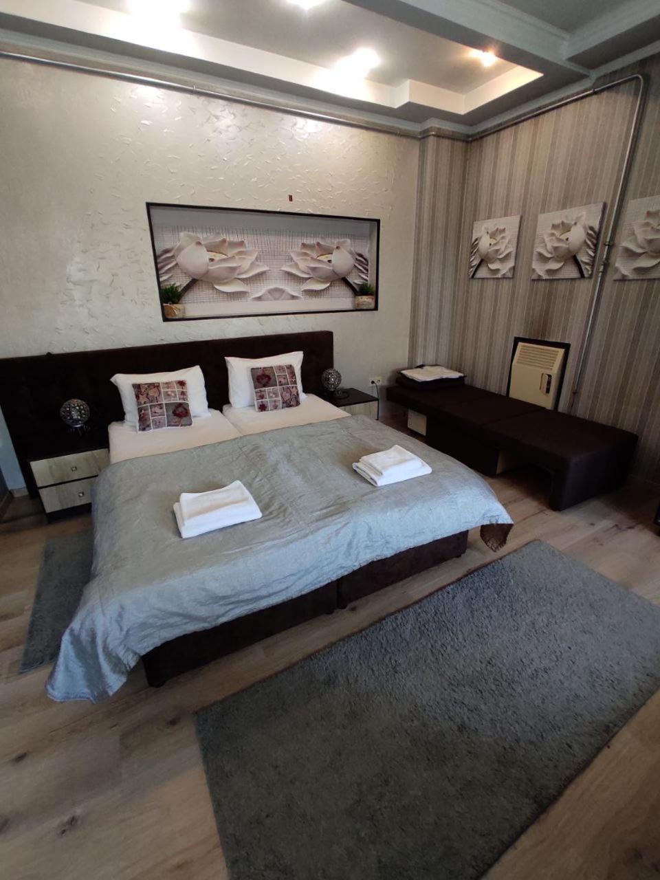 Apart Club Tolstogo 체르니우치 외부 사진